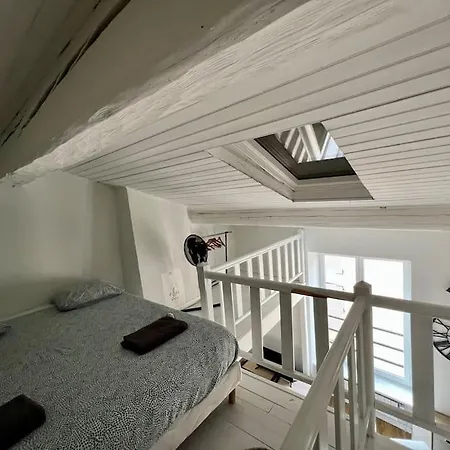 Apartment Plein Centre Avec Parking Augustins B